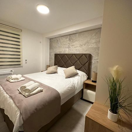 Square Point Apartments Kotor Eksteriør bilde