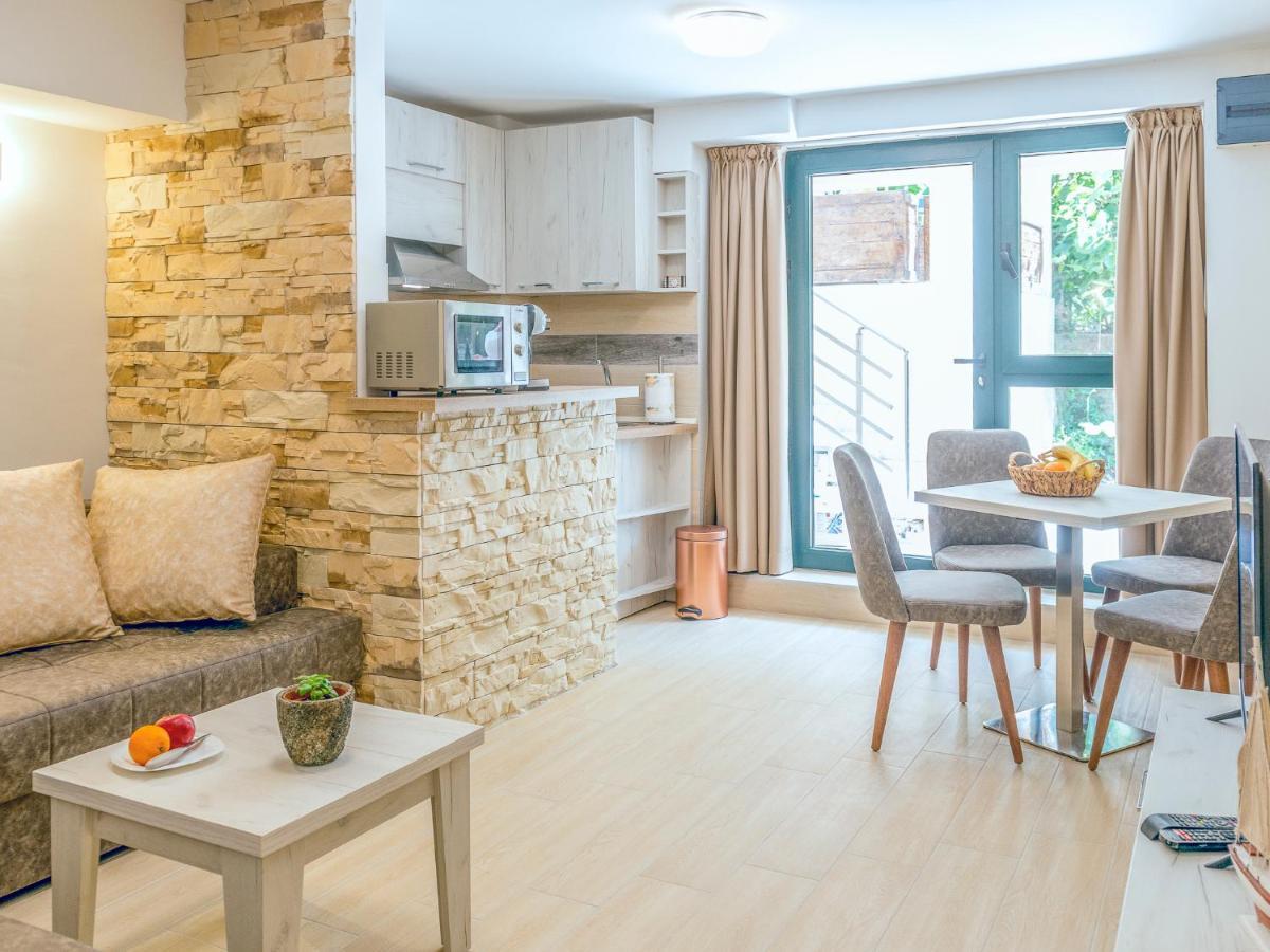 Square Point Apartments Kotor Eksteriør bilde
